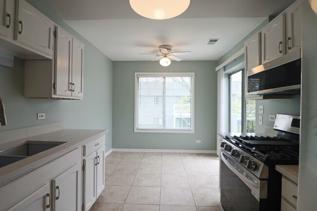 Building Photo - 1520 Commodore Ln