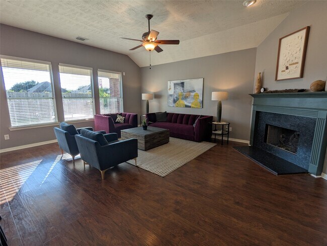 Building Photo - 24807 Blane Dr