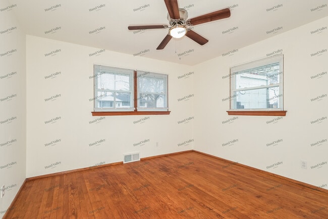 Building Photo - 8616 Elwyn Dr