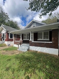 Building Photo - Beautifully renovated 3 bedroom house!