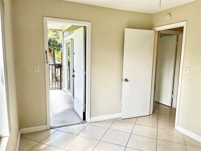 Building Photo - 8149 Lagos De Campo Blvd