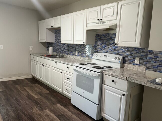 Building Photo - 217