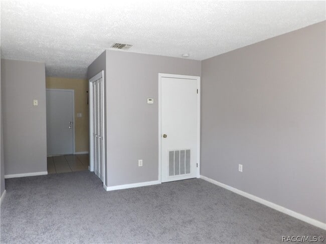 Building Photo - 520 Independence Hwy