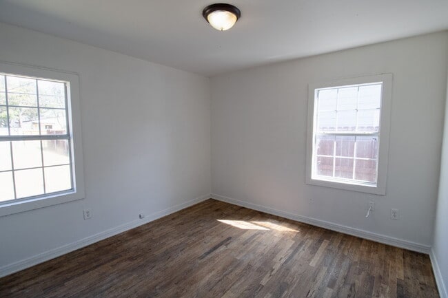 Building Photo - Charming 3-Bed Home in Lubbock 1/2 off first months rent