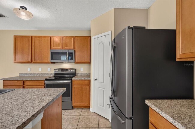 Building Photo - 817 Ashentree Dr