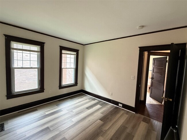 Building Photo - 26 Linden Ave