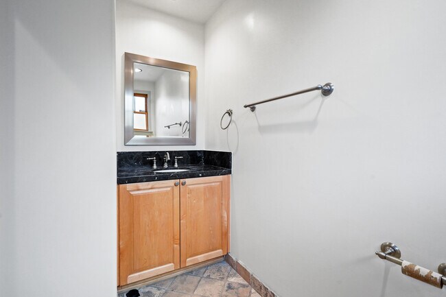 Building Photo - 985 N Michillinda Ave