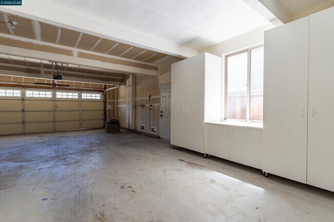 Building Photo - 1105 Rock Harbor Point