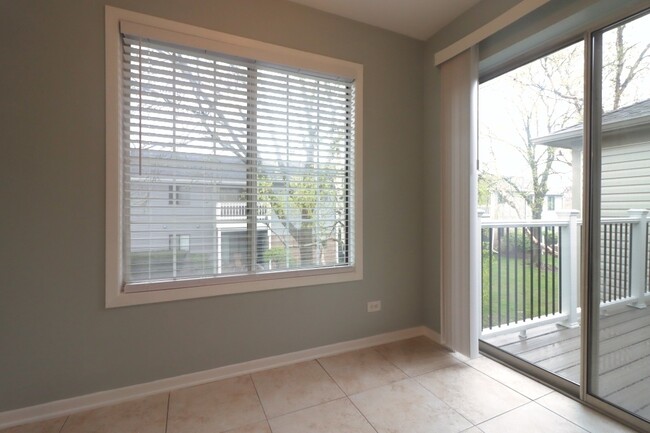 Building Photo - 1520 Commodore Ln