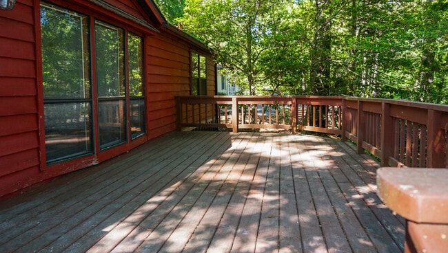 Building Photo - 7 Breakwater Dr