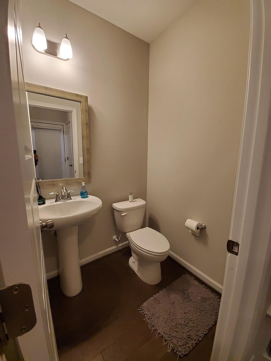 Building Photo - Room in Townhome on Metropolitan Dr