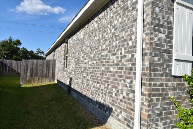Building Photo - 5930 Dovershire Blf Wy