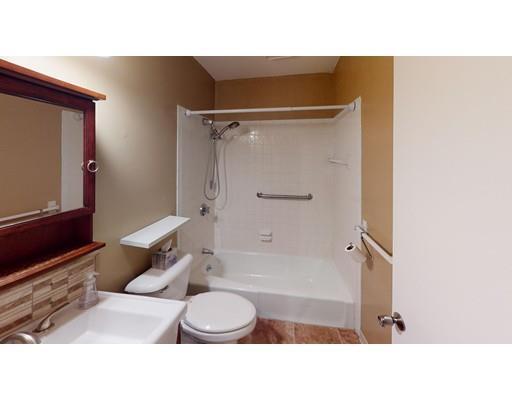 Building Photo - 13 Strawberry Bank Rd