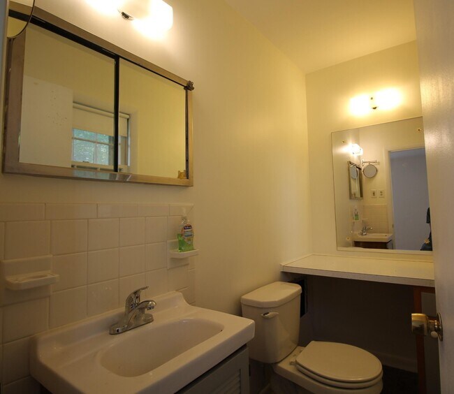 Building Photo - 2906 Brigadoon Pkwy