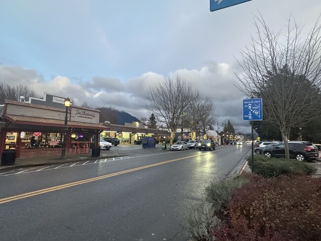 Building Photo - 7951 Maple Ave SE