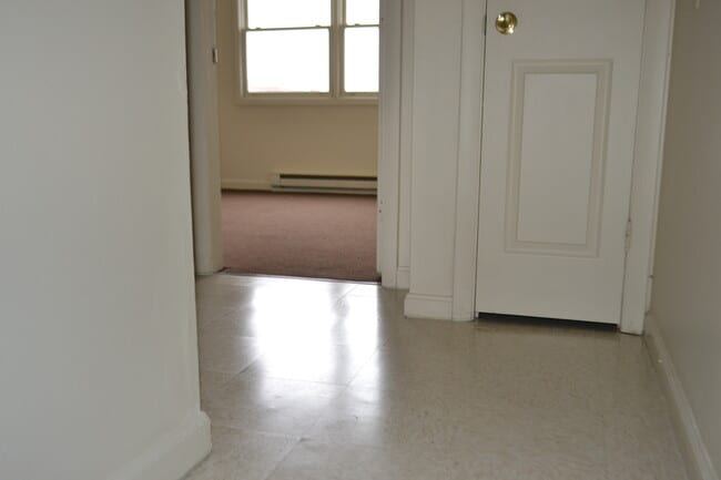 Primary Photo - 119 Ashley St