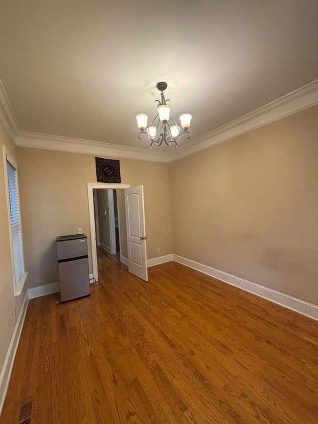Building Photo - 4 bedroom near five points