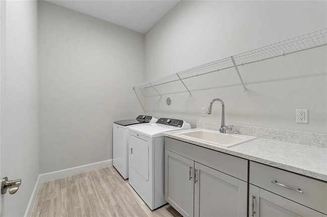 Building Photo - 5217 Liberty Ln