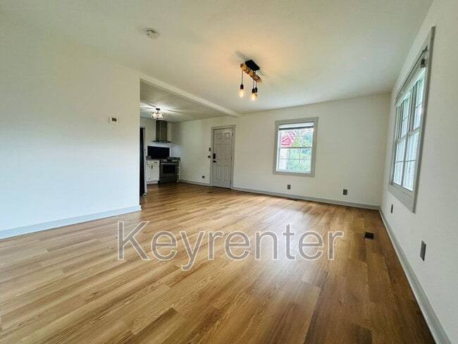 Building Photo - 800 Gertrude Ave