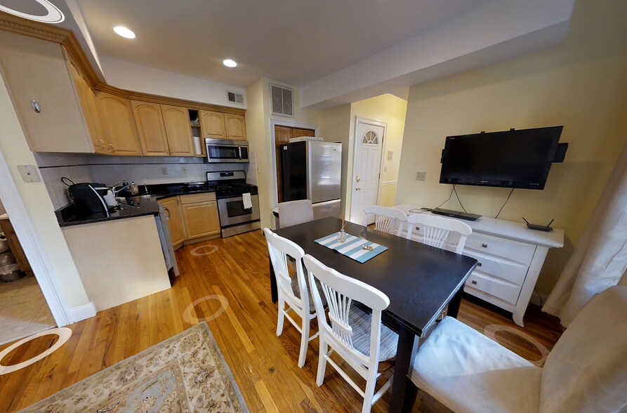 Building Photo - 1031 Tremont St