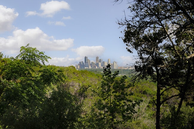 Building Photo - 5205 Scenic View Dr