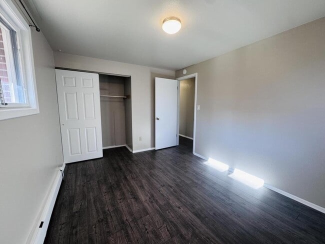 Building Photo - 1819 5th Ave