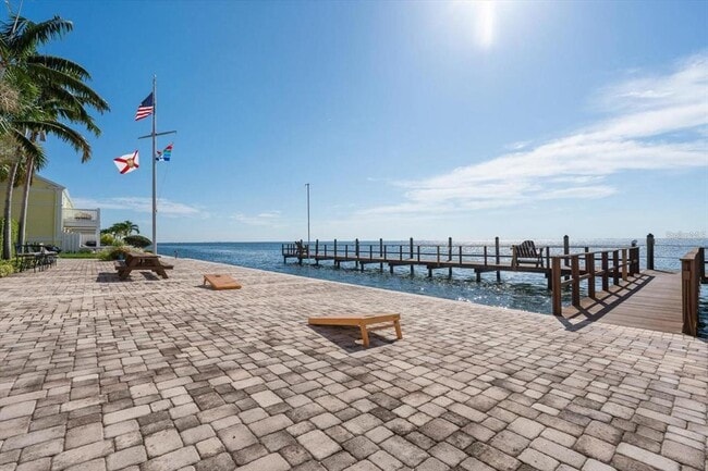 Building Photo - 5280 Coquina Key Dr SE