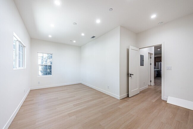 Building Photo - Now Offering Two Weeks Free – Upstairs 3-B...