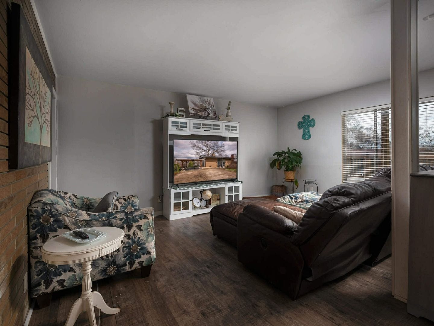 Building Photo - 604 Bendview Dr