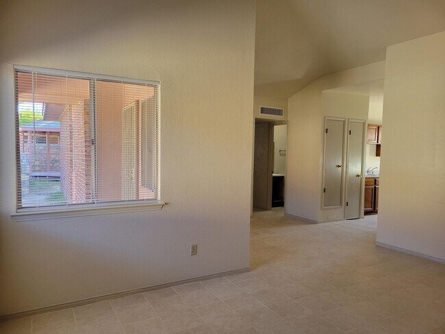 Building Photo - 3324 Red Sails Dr
