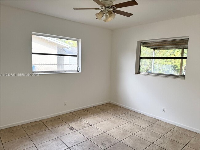 Building Photo - 5615 NW 14th St