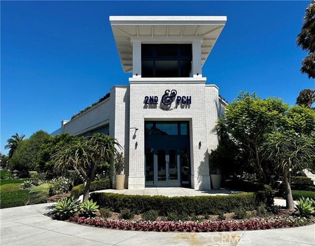 Building Photo - 7212 Marina Pacifica Dr N