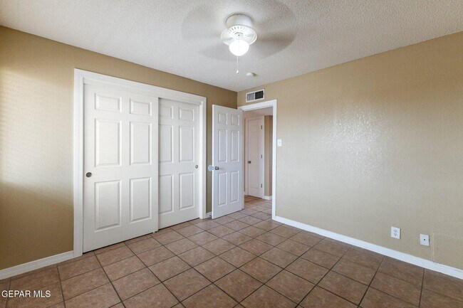 Building Photo - 9412 Montrose Ct