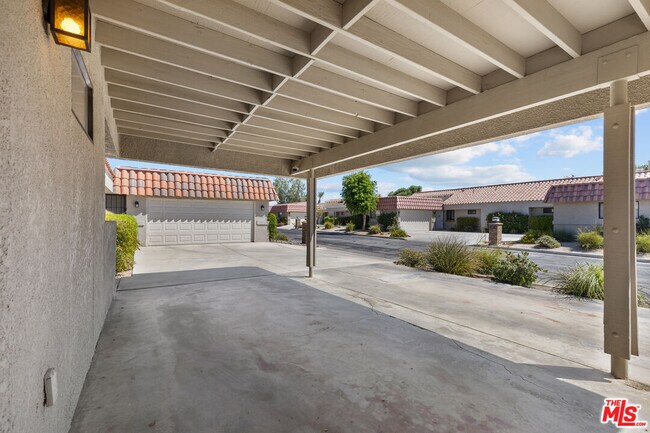 Building Photo - 40513 Bay Hill Way