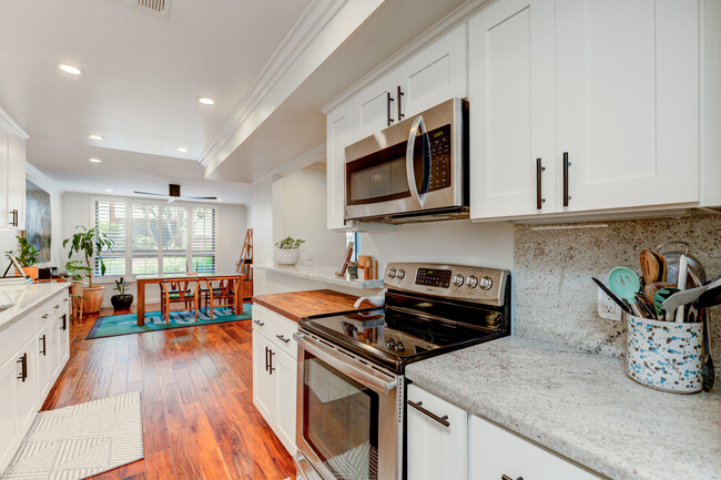 Building Photo - 8828 Pershing Dr