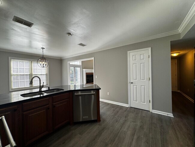 Building Photo - 2224 Wilmington Ln