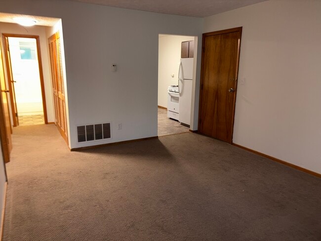 Building Photo - 1543 Hubbard Rd