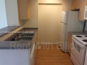 Building Photo - 1919 Van Buren St