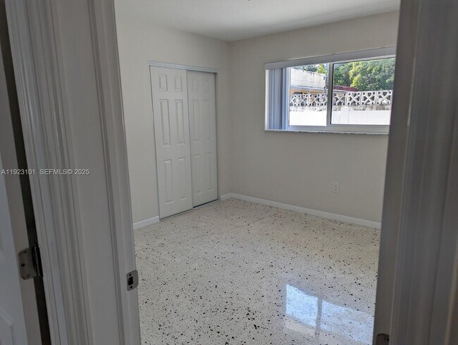 Building Photo - 3556 SW 13th Terrace