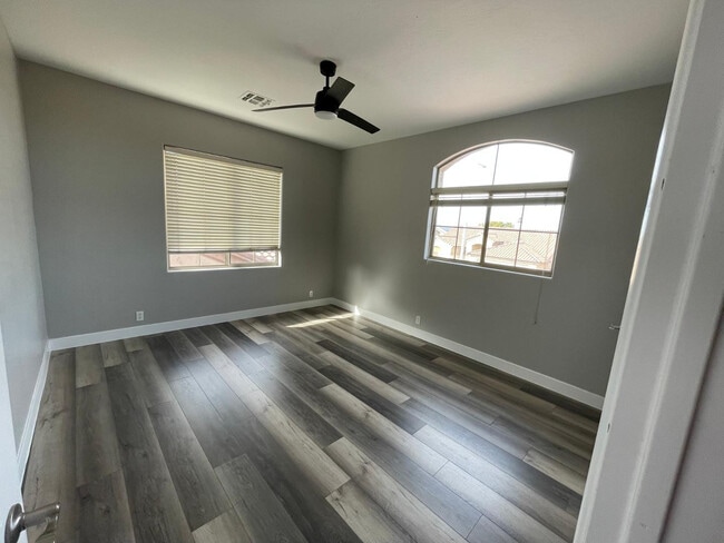 Building Photo - 2225 E Detroit St