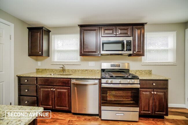 Building Photo - 588 Catskill Dr