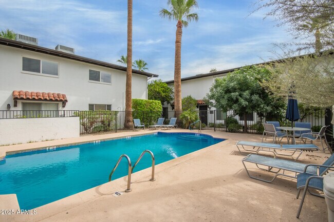 Building Photo - 3701 E Monterosa St