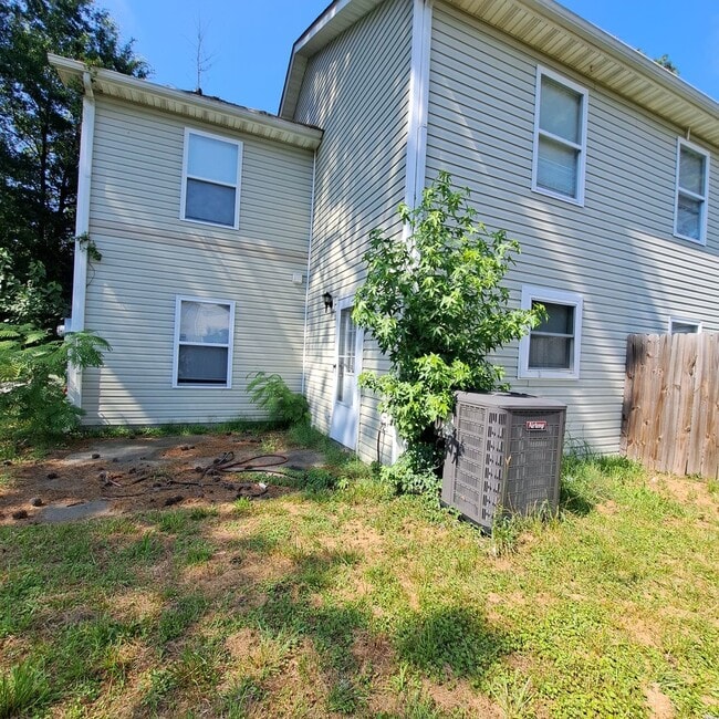 Building Photo - 3 Bedroom 2.5 Bath single family in Chesap...