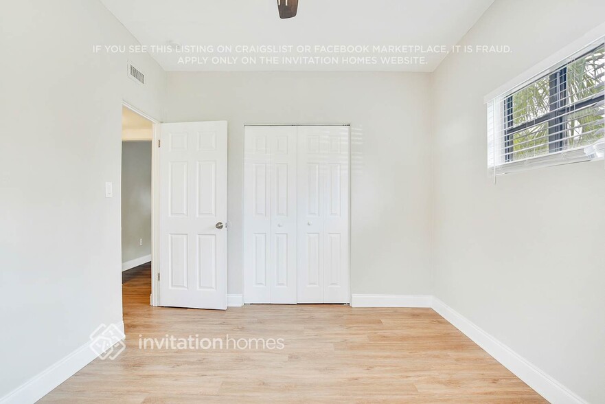 Building Photo - 4805 Burgundy Ln