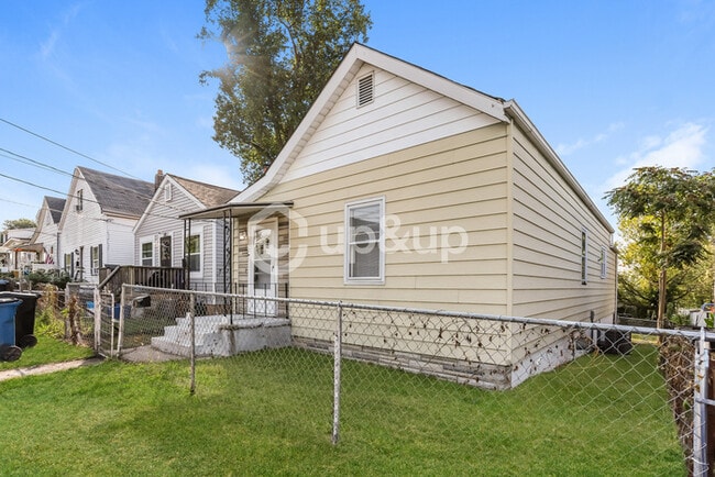 Building Photo - Fantastic 2bd/1ba home! Let yourself in!