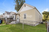 Building Photo - Fantastic 2bd/1ba home! Let yourself in!
