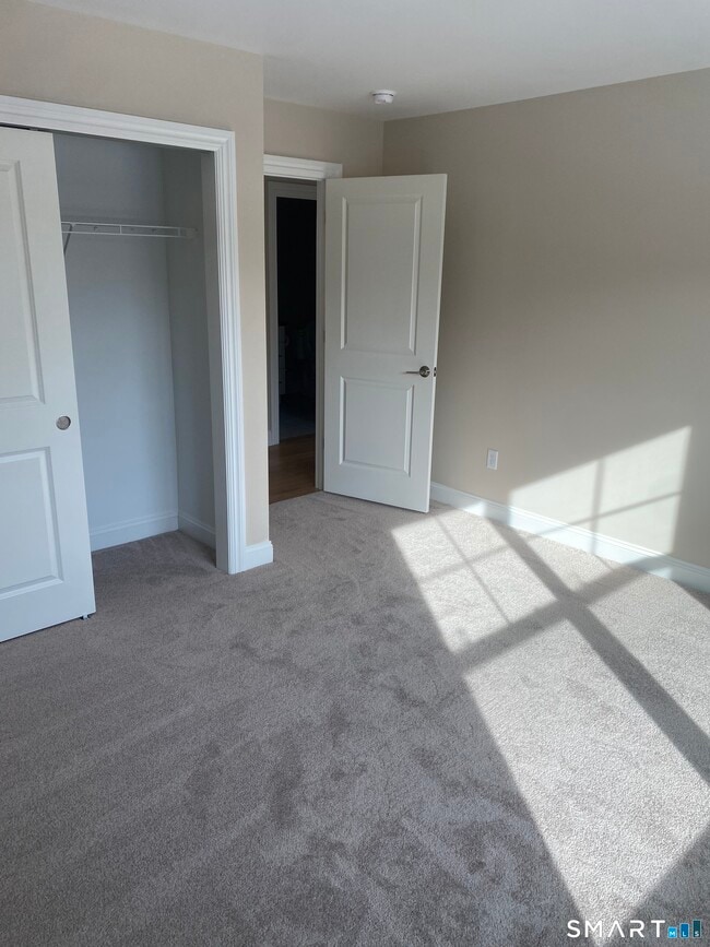 Building Photo - 919 Strongtown Rd