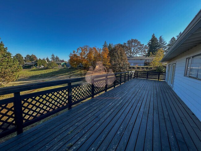 Building Photo - Charming West Salem Home - Coming Soon!