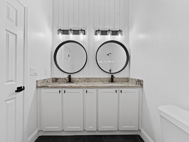 Building Photo - 1514 E 26th Ave