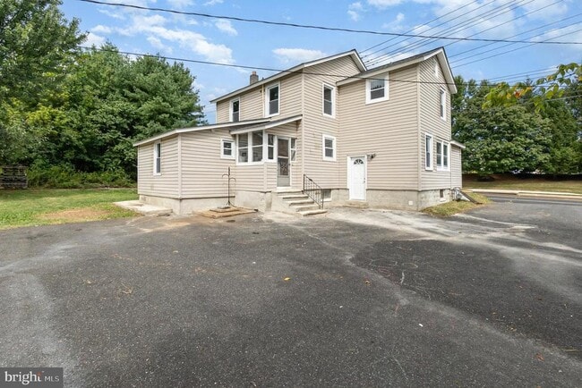 Building Photo - 1320 Conowingo Rd